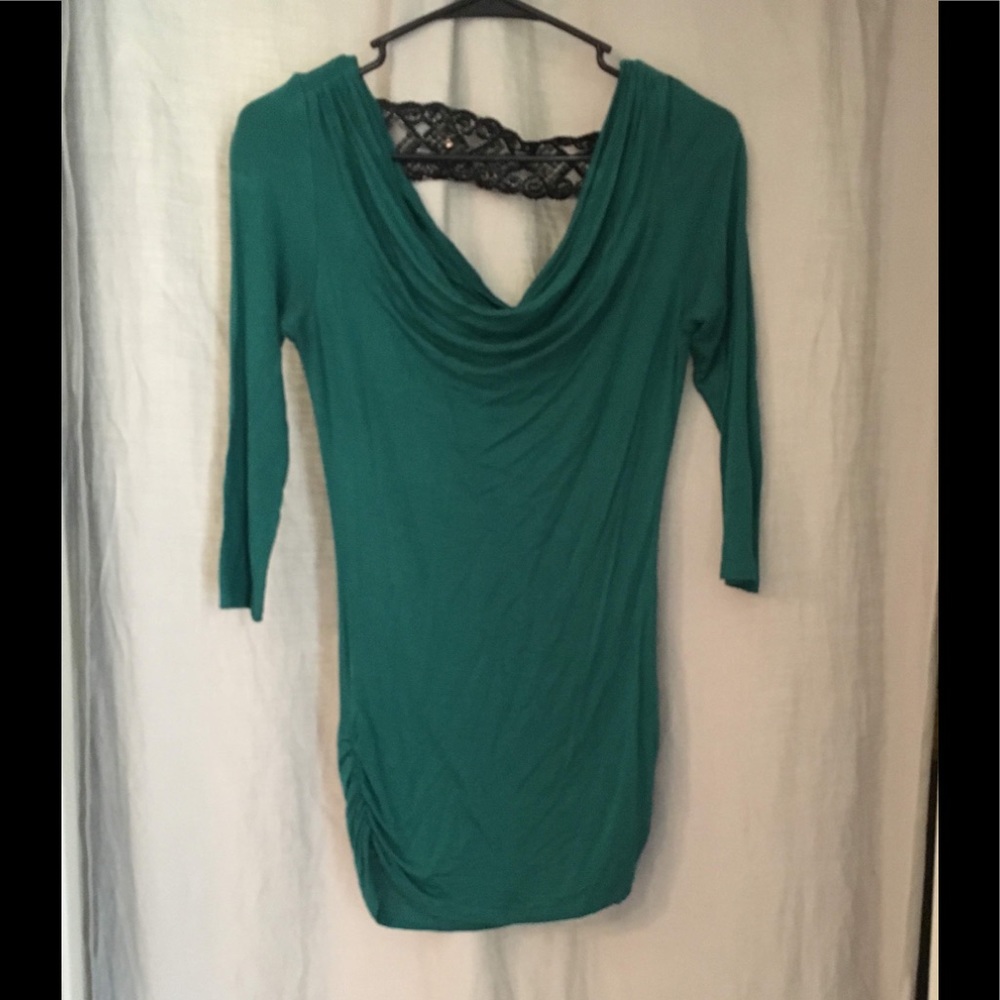 Emerald green shirt.